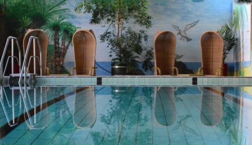Bazén v ubytování Hotel Restaurant Piccard nebo v jeho okolí