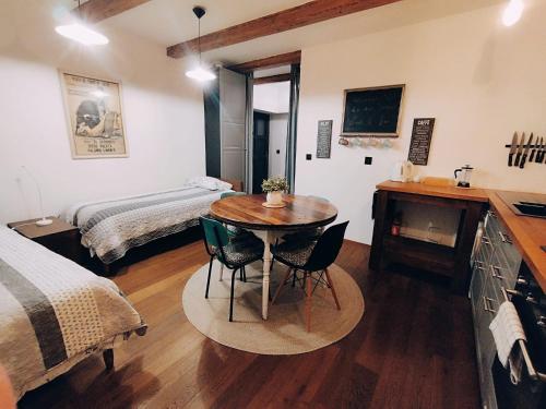 Fotografie z fotogalerie ubytování Onefourfour Apartment v Brandýse nad Labem - Staré Boleslavi