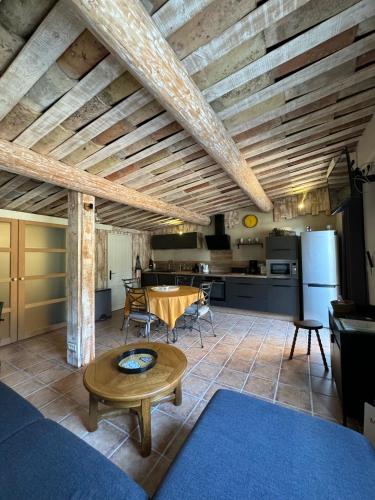 Kuchyň nebo kuchyňský kout v ubytování L'Atelier d'André