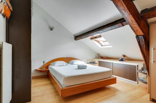 Duplex calme et lumineux au cœur de Bastille