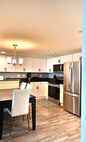 Oceanfront Paradise Sleeps 10 w Stunning Sunrises photo 42