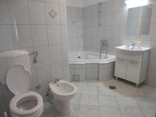 Koupelna v ubytování Apartments Kovacic
