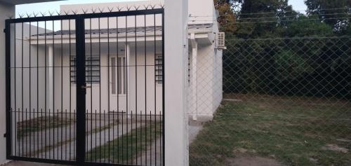 Casa Alojamiento OSCAR – Casa en Chascomús Casa Alojamiento OSCAR – Casa en Chascomús