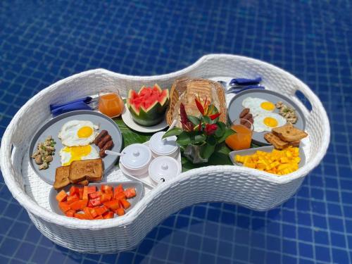 Đồ ăn tại/gần biệt thự