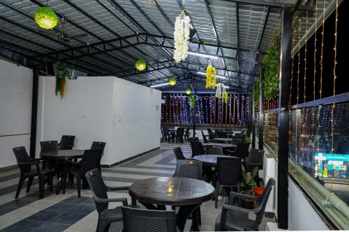 Restoran atau tempat lain untuk makan di JP RESIDENCY