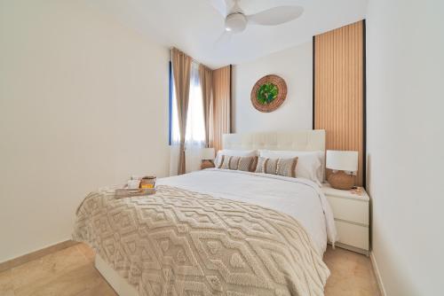 MSM Los Patos Tropicana - Seaside Retreat with Terrace, Seaview & Smart Home