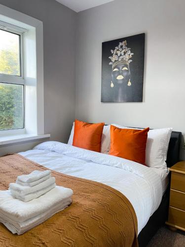 Voodi või voodid majutusasutuse 3 Bedroom House - Close to City Centre - Perfect for Contractors and Families toas