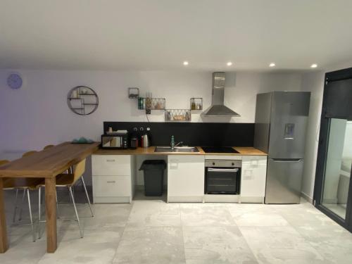 Photo de la galerie de l'établissement Appartement Lyon dans maison calme, à Feyzin