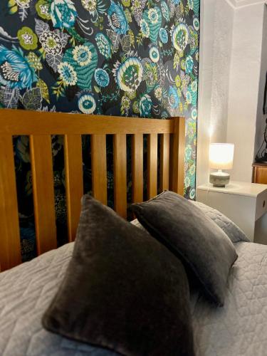 Una cama o camas en una habitación de Number 30