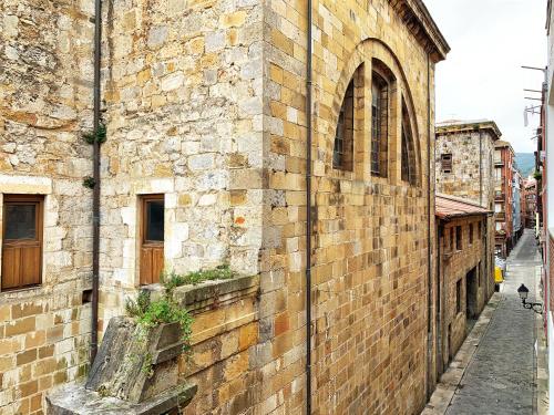 Φωτογραφία από το άλμπουμ του Charming flat in historic centre by Santa Maria σε Μπερμέο