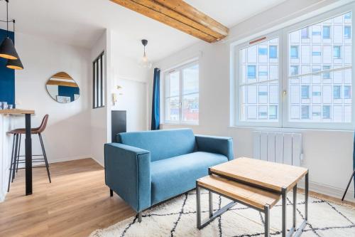 Ruang duduk di One-bedroom apartment in Old Lille