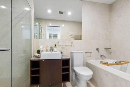 Баня в Premium 4 Bedroom Family Apartment - Brisbane City