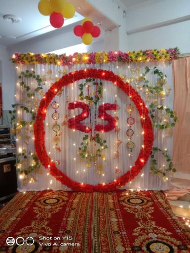 a stage with a sign that says spa on it at Shri Vasudev Dham in Vrindāvan