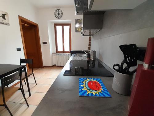 Kuchyňa alebo kuchynka v ubytovaní La Casa dei Bersaglieri