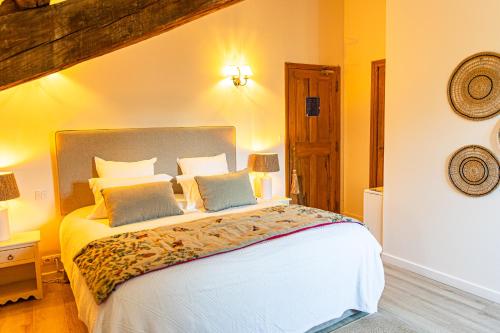 Photo de la galerie de l'établissement HOTEL MAISON BOURNISSAC, à Noves