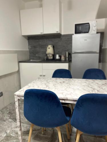 Una cocina o zona de cocina en Domus Leone