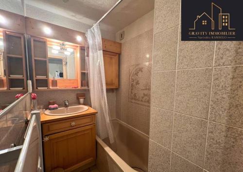 Koupelna v ubytování Chaleureux 2 chambres, Morillon