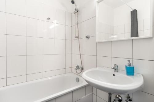 O baie la RüSuite - Messe Essen I King Size Bed I 75 Zoll TV