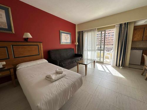 Estudio PYR privado con piscina y playa