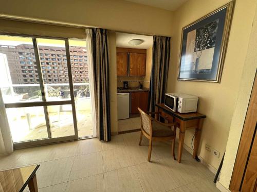Estudio PYR privado con piscina y playa