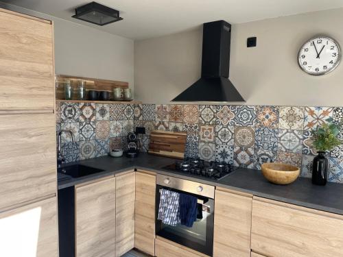 Dapur atau dapur kecil di Modern guest house.