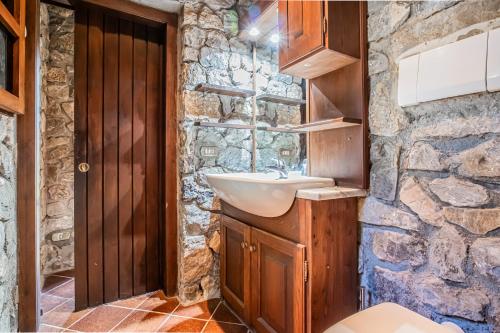 Bilik mandi di Residenza Capo Perla
