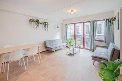 Ein Sitzbereich in der Unterkunft Bright Apartments In The Heart Of Antwerp