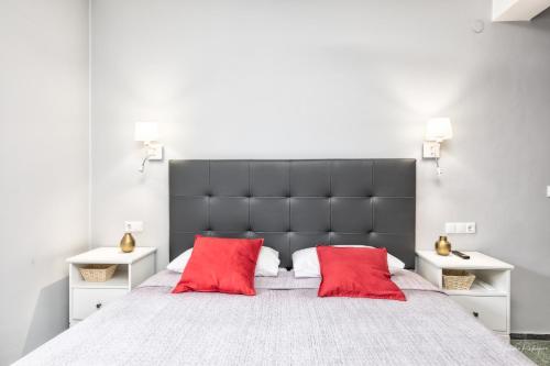 Casa Triana by Huskalia