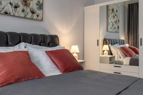 מיטה או מיטות בחדר ב-Apartment in a renovated property, 30 m2