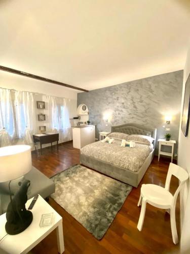 NAVONA SUITE VIOLA