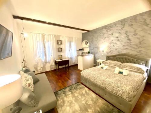 NAVONA SUITE VIOLA