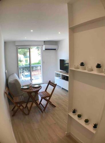 Nice bas Cimiez- Coquet F1, climatisée, Parking