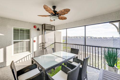 Μπαλκόνι ή βεράντα στο Pool and Golf Access Ave Maria Condo with Course View