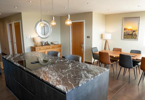 Χώρος καθιστικού στο Pendle View by Valley View Lodges Longridge