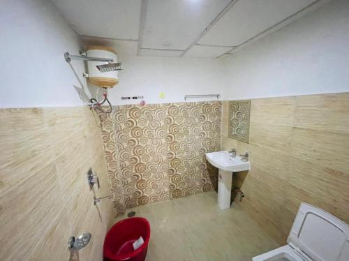A bathroom at HOTEL KOHINOOR