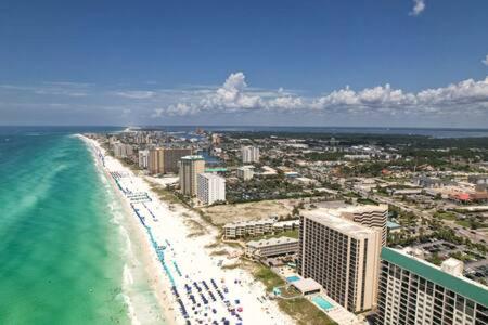 The Scallop by Brightwild-Beachfront Condo photo 11