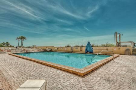 The Scallop by Brightwild-Beachfront Condo photo 12