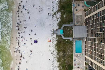 The Scallop by Brightwild-Beachfront Condo photo 14