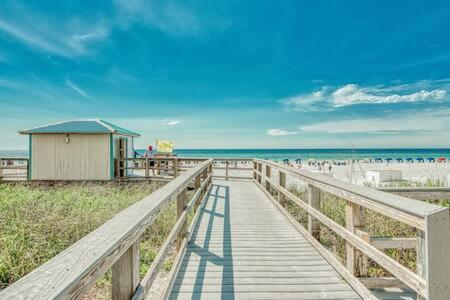 The Scallop by Brightwild-Beachfront Condo photo 20
