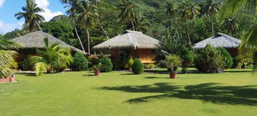 Сад в Rops Location Huahine bungalow premium