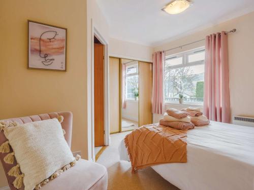 Ένα ή περισσότερα κρεβάτια σε δωμάτιο στο 5 Bed in Loch Tay 86687