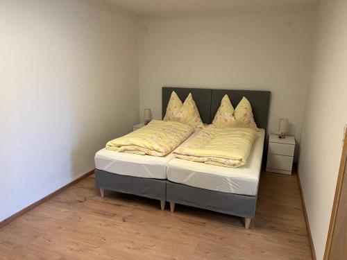Postel nebo postele na pokoji v ubytování Am Randersberg - Wohnung Nr 4