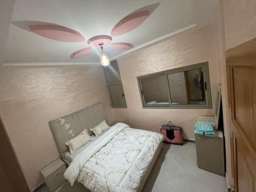 Tempat tidur dalam kamar di Diyafat Zayd