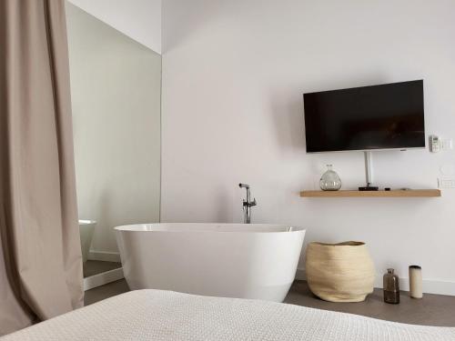 Firefly Luxury Apartment with private Whirlpool