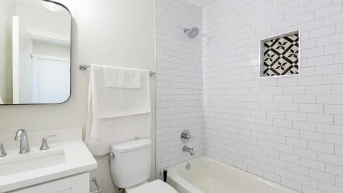 Koupelna v ubytování Landing Modern Apartment with Amazing Amenities (ID7169X22)