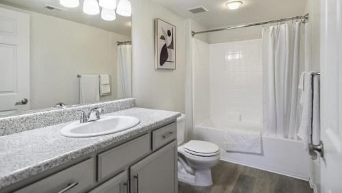 Koupelna v ubytování Landing Modern Apartment with Amazing Amenities (ID9904X36)