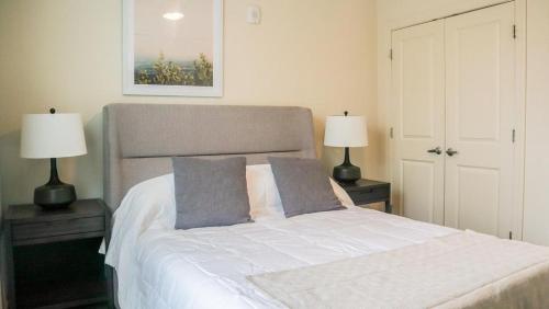 Postel nebo postele na pokoji v ubytování Landing Modern Apartment with Amazing Amenities (ID8752X50)