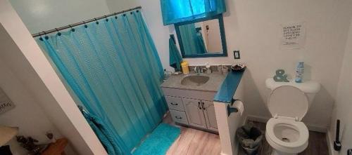 ห้องน้ำของ Private Guest Cozy Room w/Full Bathroom