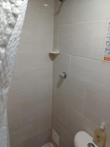 Salle de bains dans l'établissement Aparta estudio Familiar cerca a la Basilica