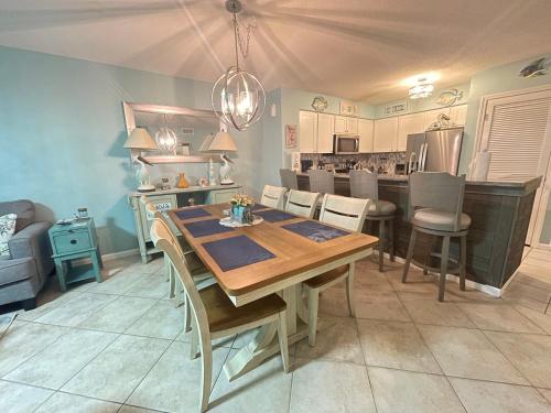Pelican Beach Paradise! photo 15